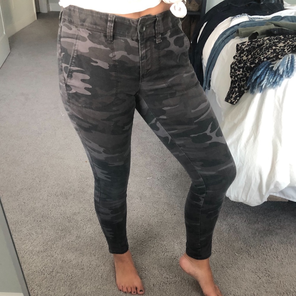 Navy Camo ankle pants